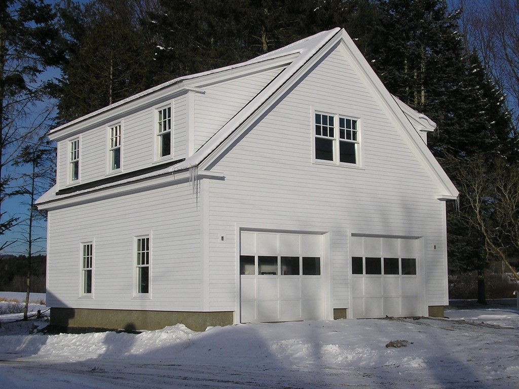 Garage with Apartment