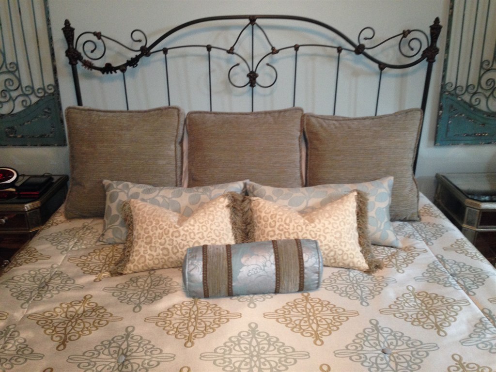 DOVINO MASTER BEDROOM