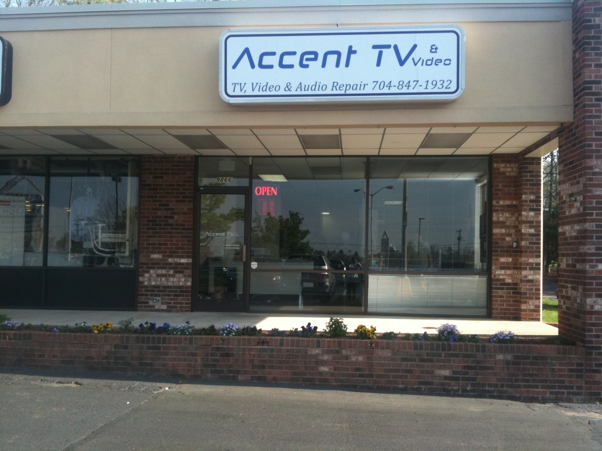 Accent TV & Video logo