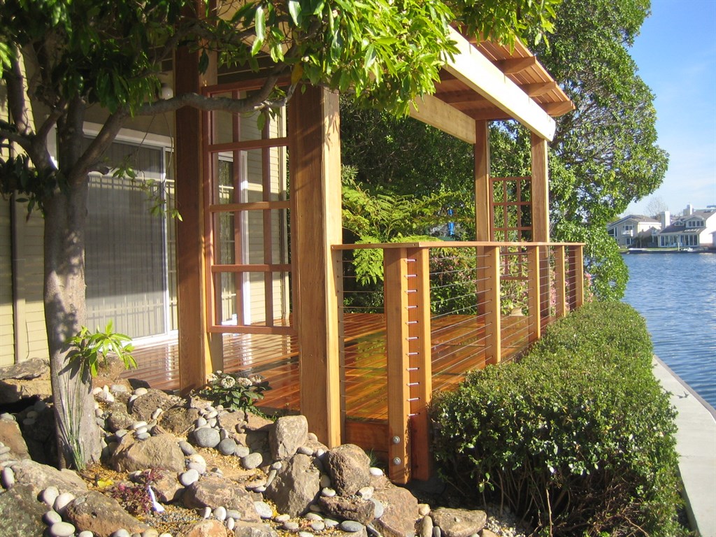 Deck and cable-rail 