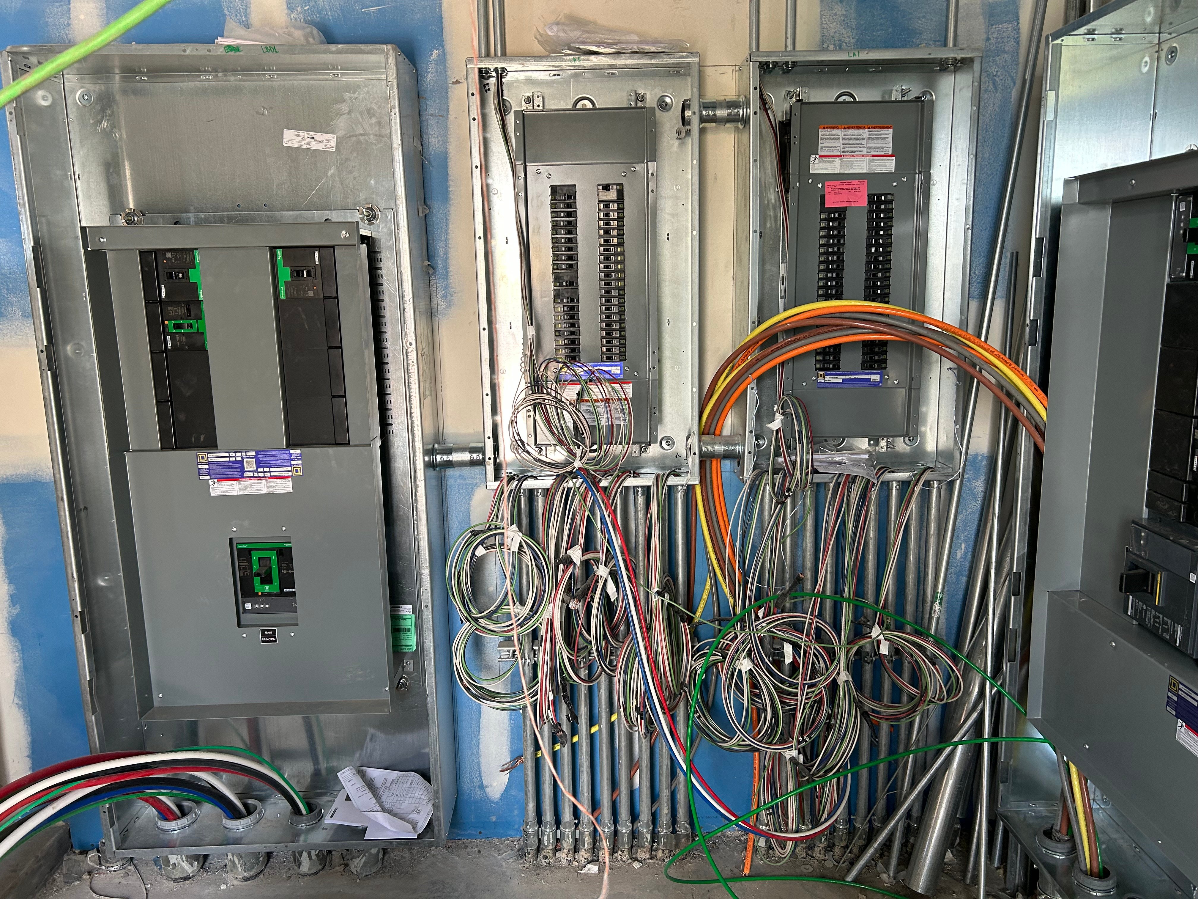 Avatar for Momentum Electric