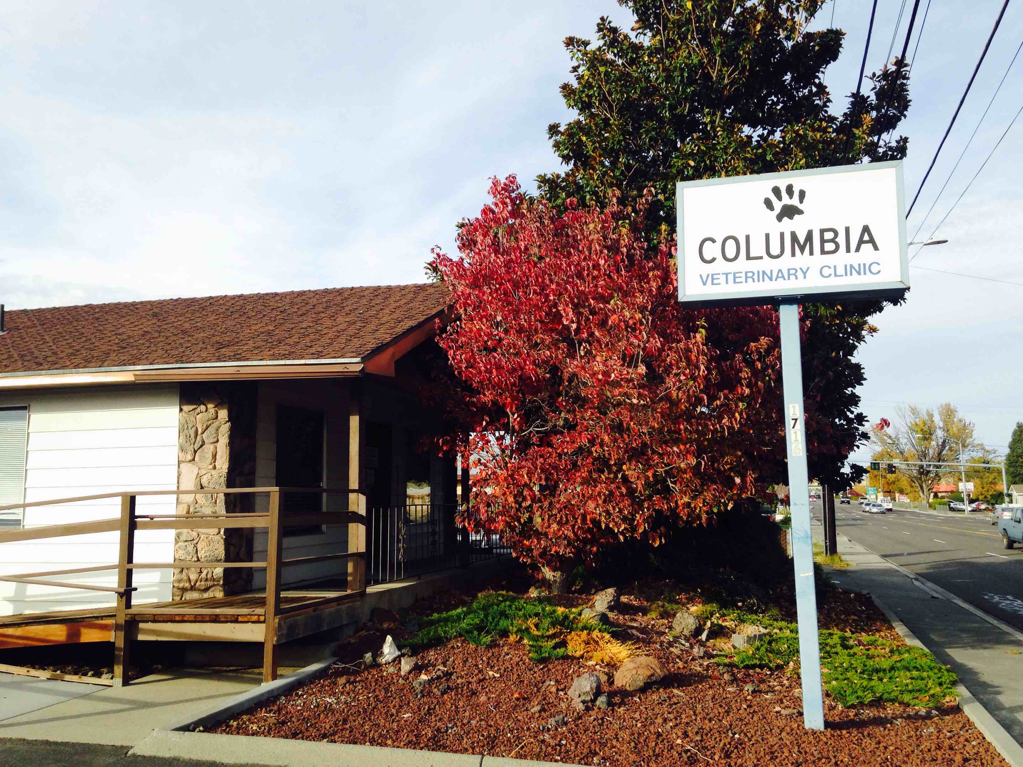 Logo for Columbia Veterinary Clinic