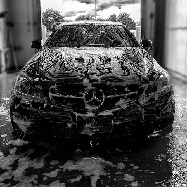 Ismael's Detailing LLC  logo