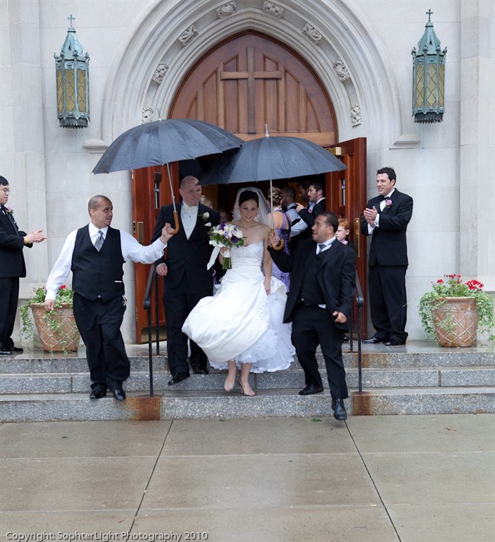 Wedding in the rain = good luck