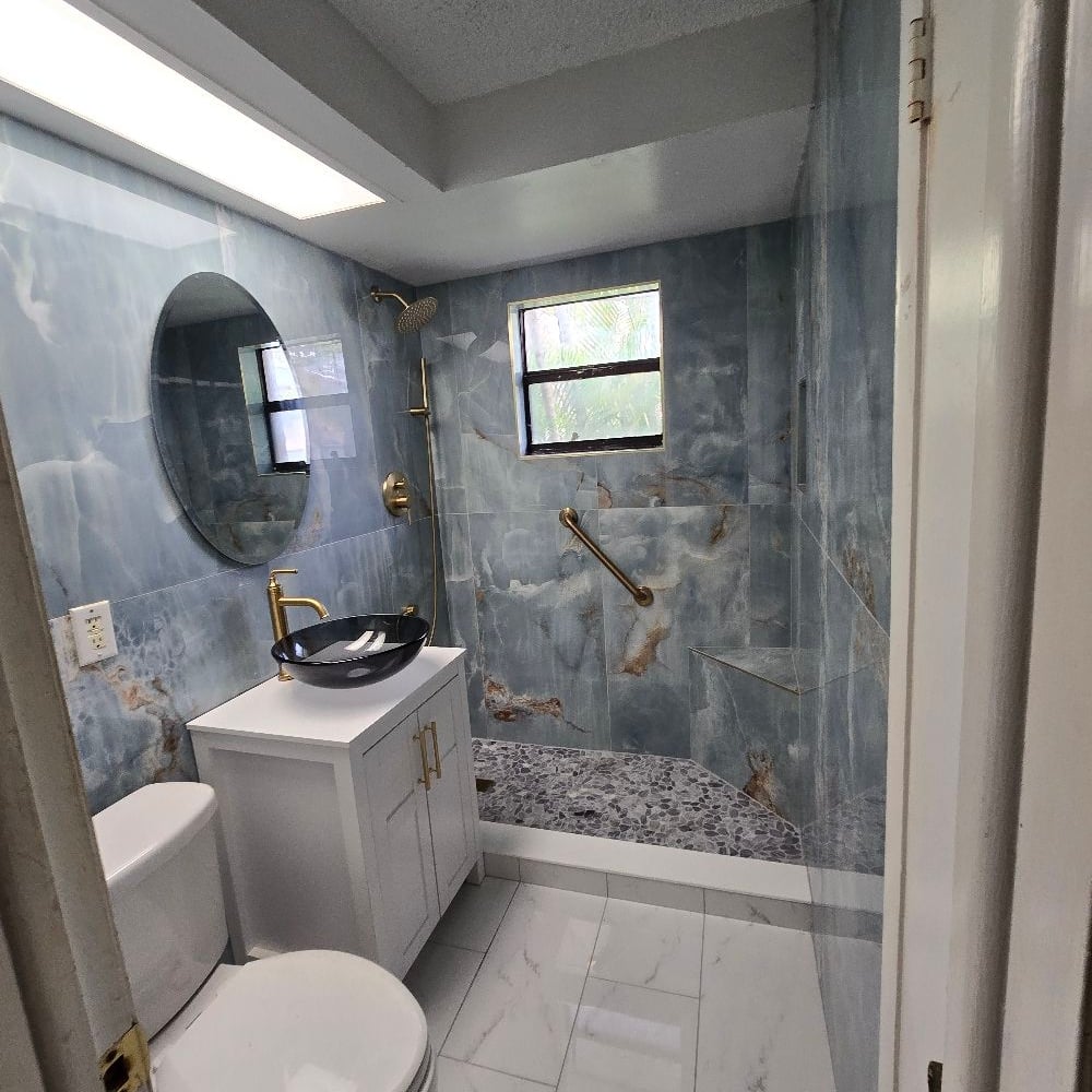 Batz Tile Renovation LLC. logo