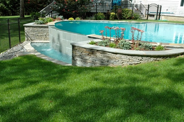 Vanishing Edge Water Feature