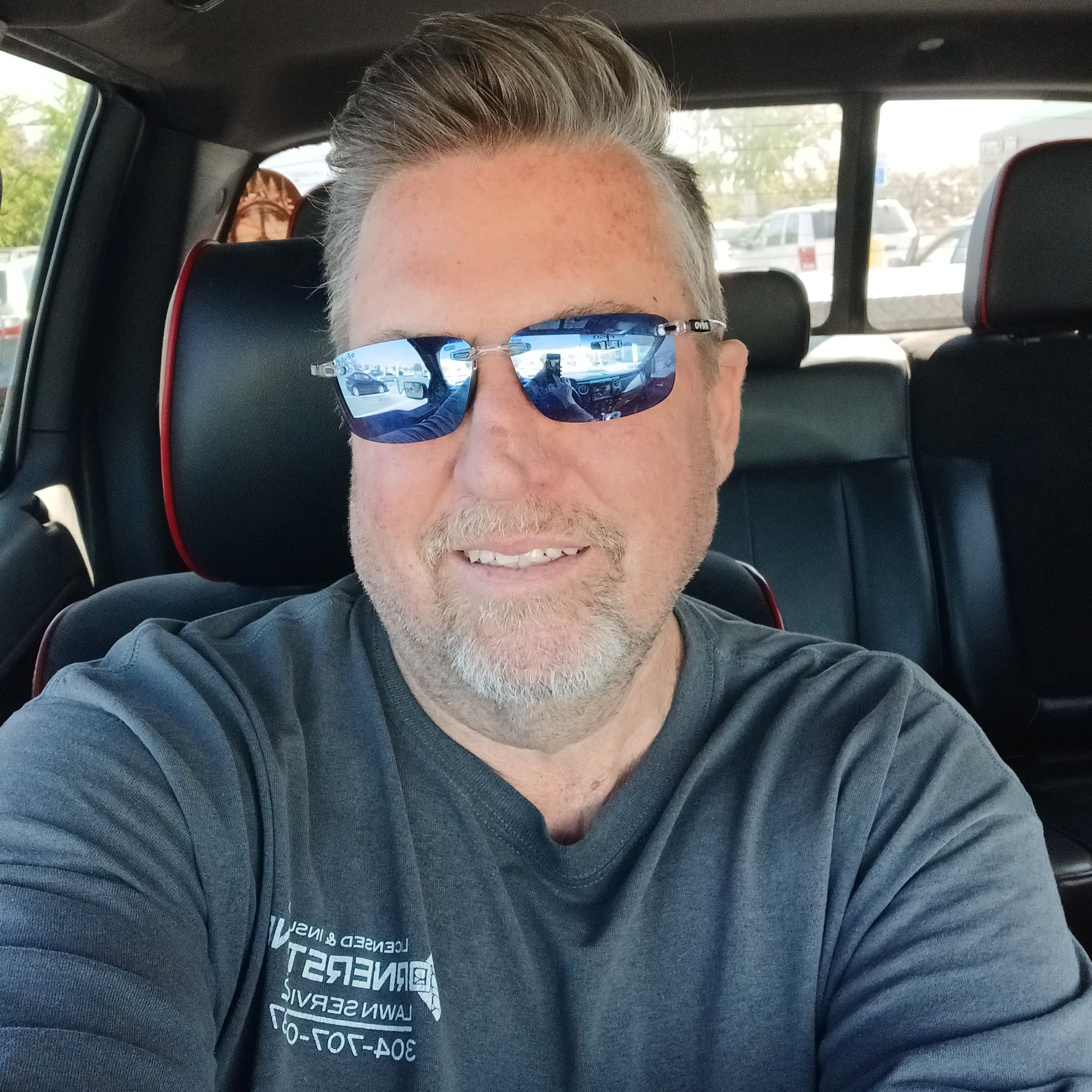 Avatar for Dewey's Handyman Service