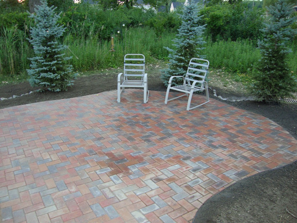 Outdoor Paver Patio!