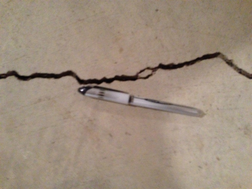 Floor Crack