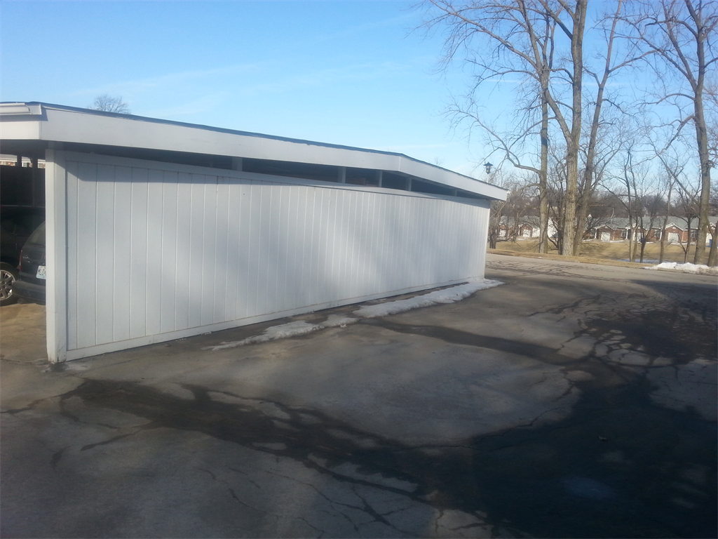Carport at Bridgecrest Condominiums