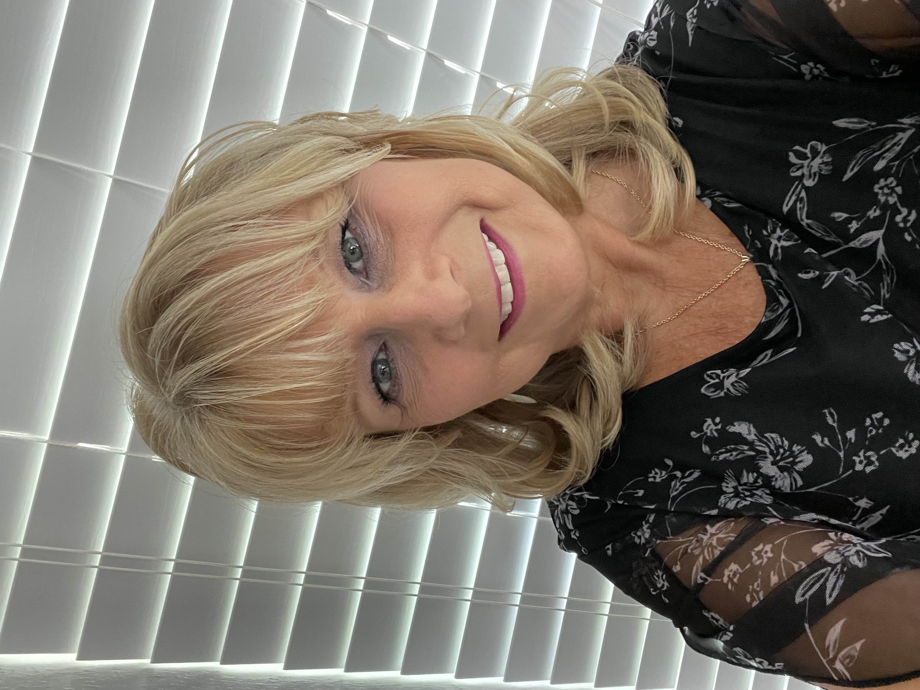 Sara Langhetee, REALTOR logo