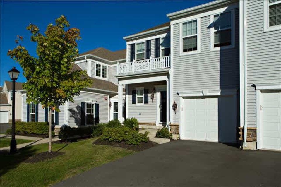 Elegant 3 bedroom Townhome
