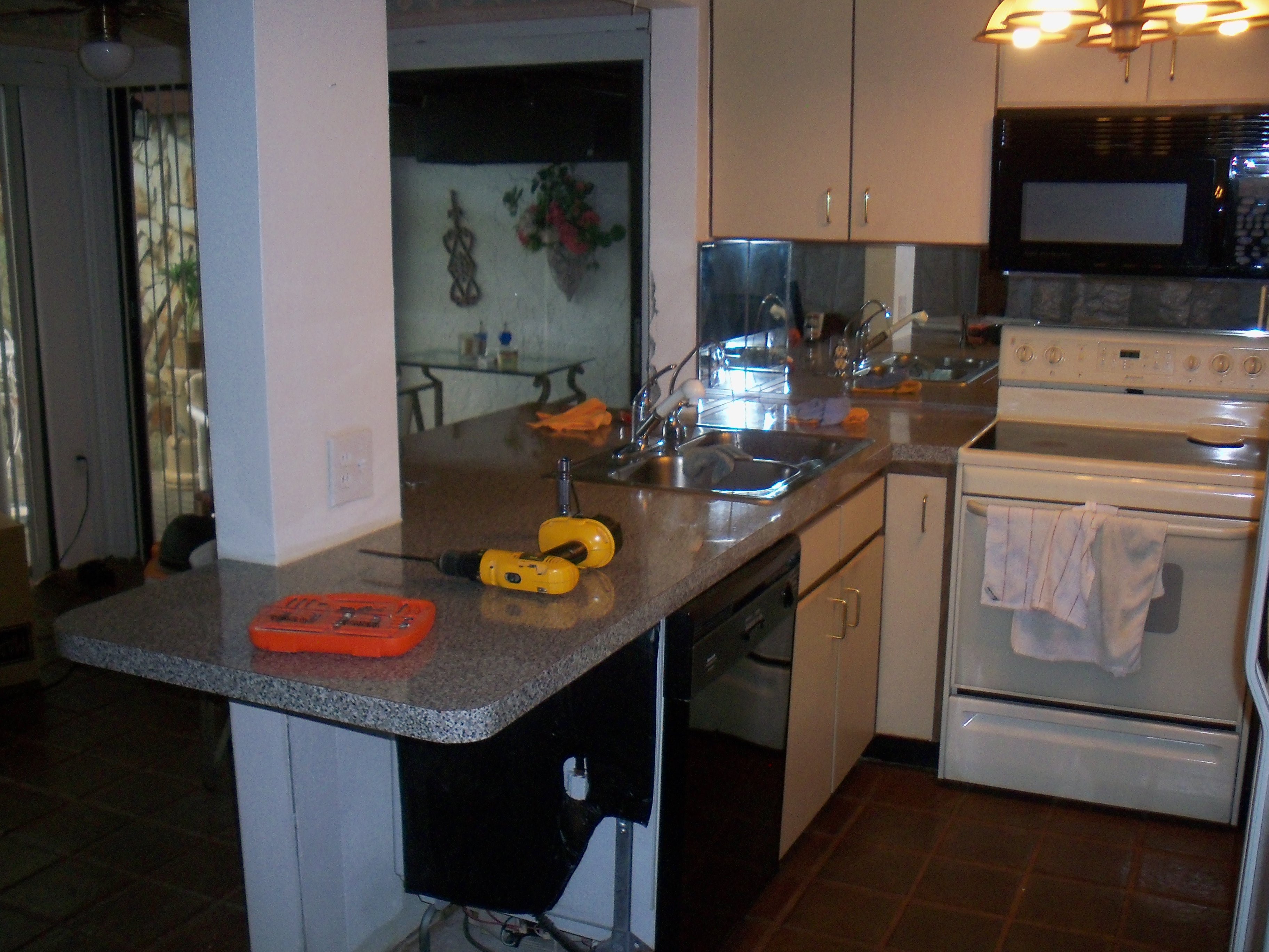 Kitchen makeover (before)