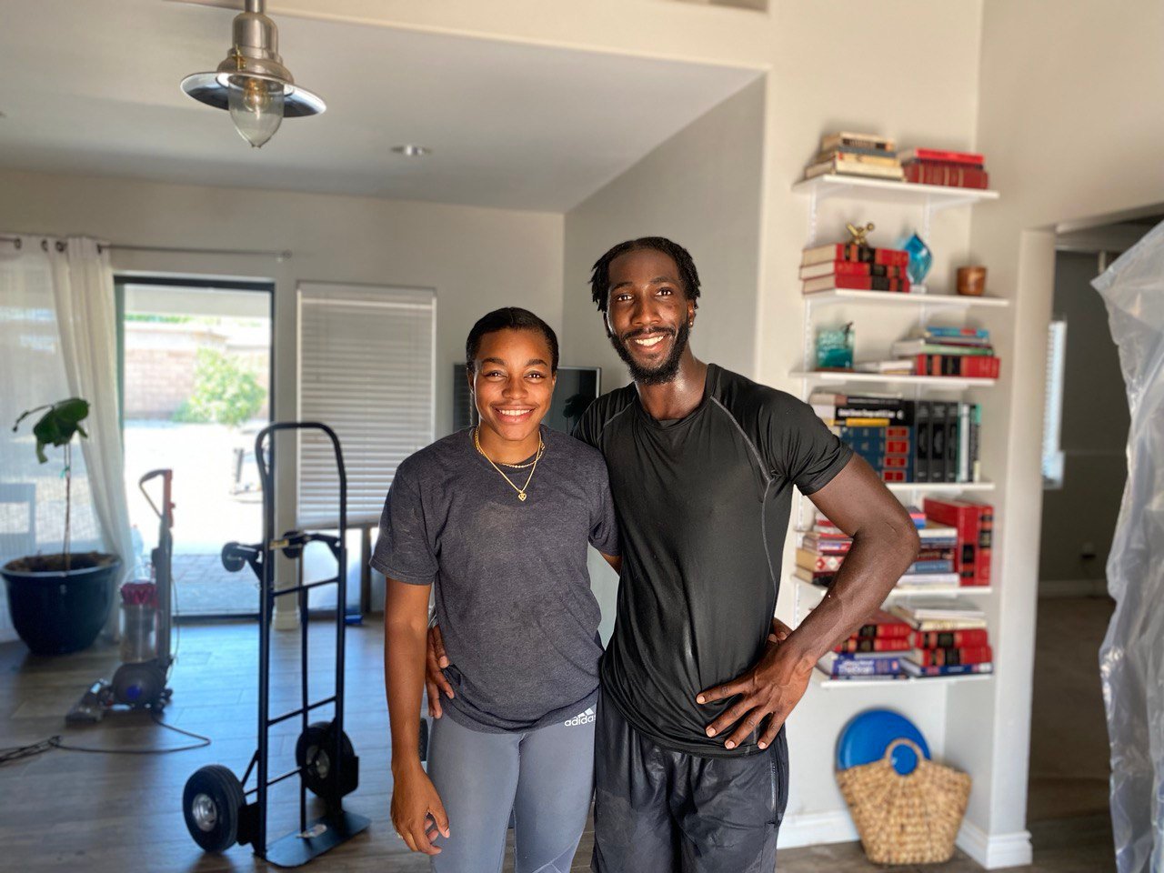 Avatar for Couple's Moving LLC