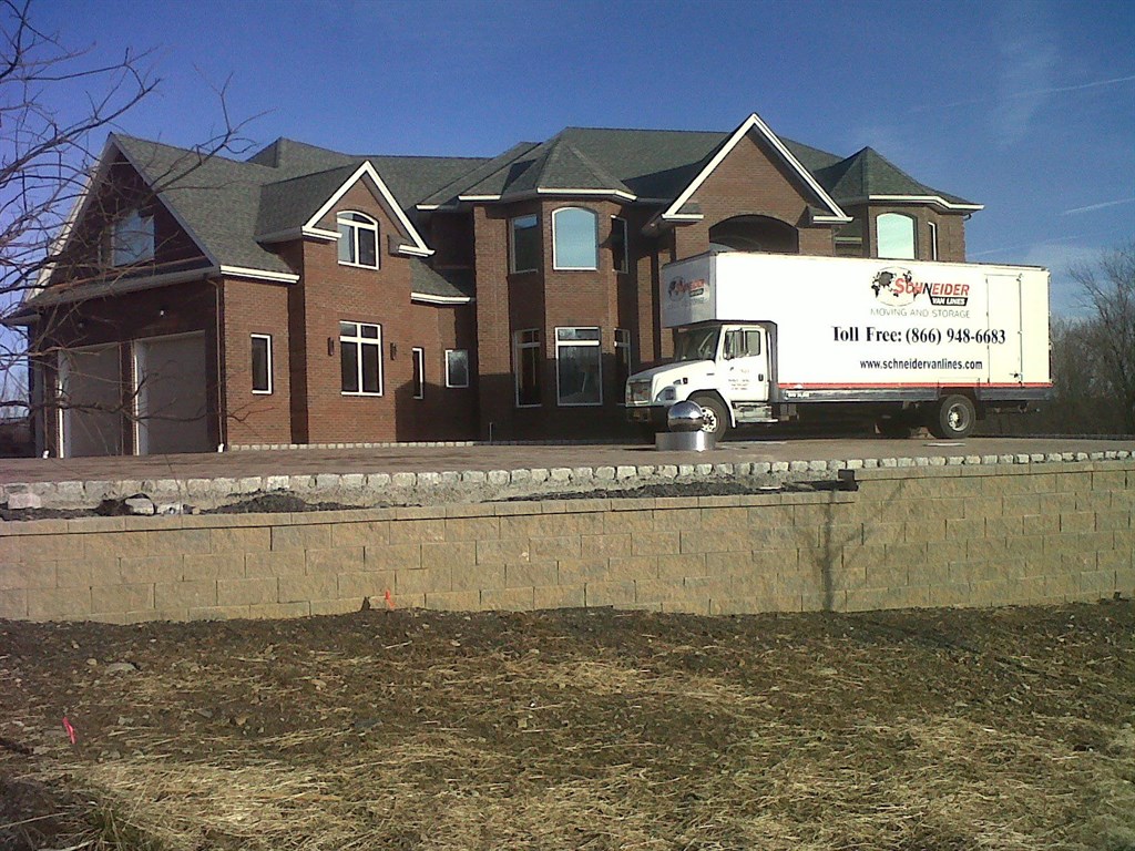 Schneider Van Lines Offering White Glove Service