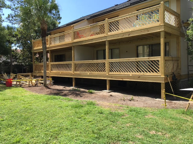 Avatar for DeeZee Custom Construction & Specialty Fencing