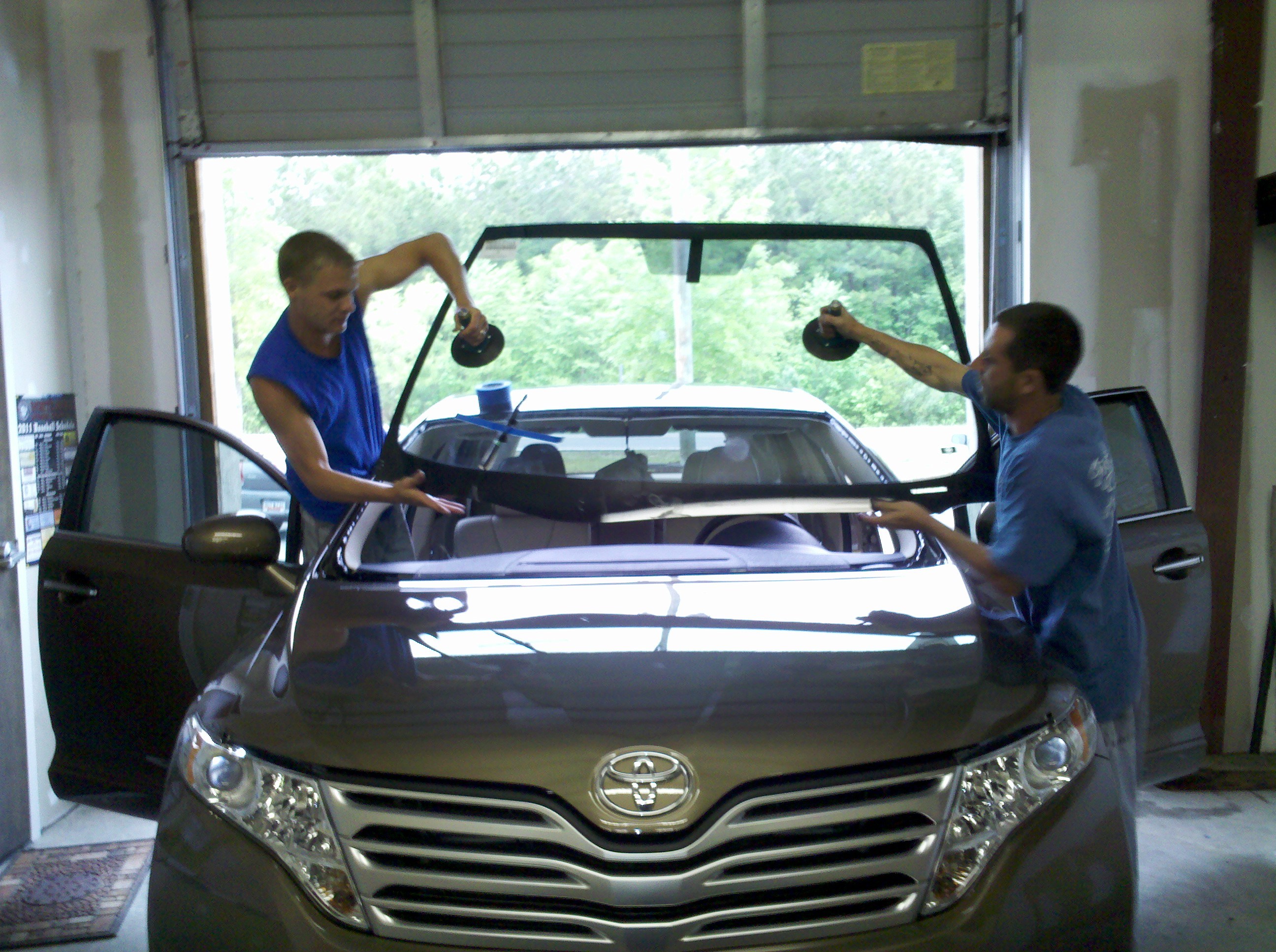 Logo for FIRST CHOICE AUTO GLASS