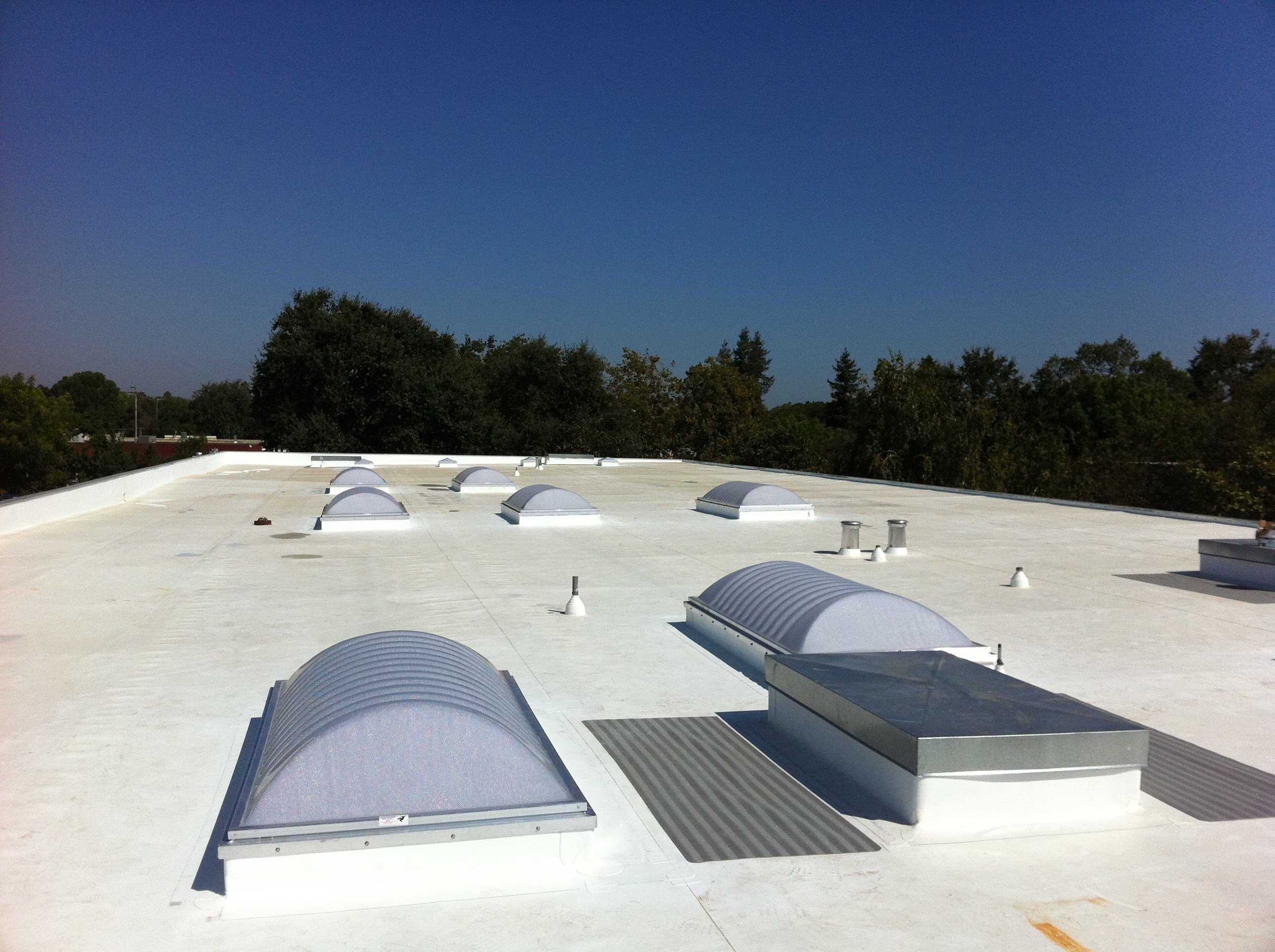 LL Roofing logo
