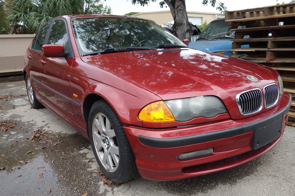 E46 Red 4Door Car