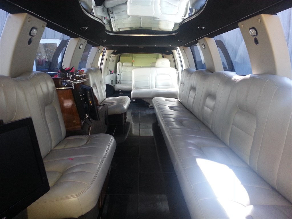 20 passenger cadillac escalade
