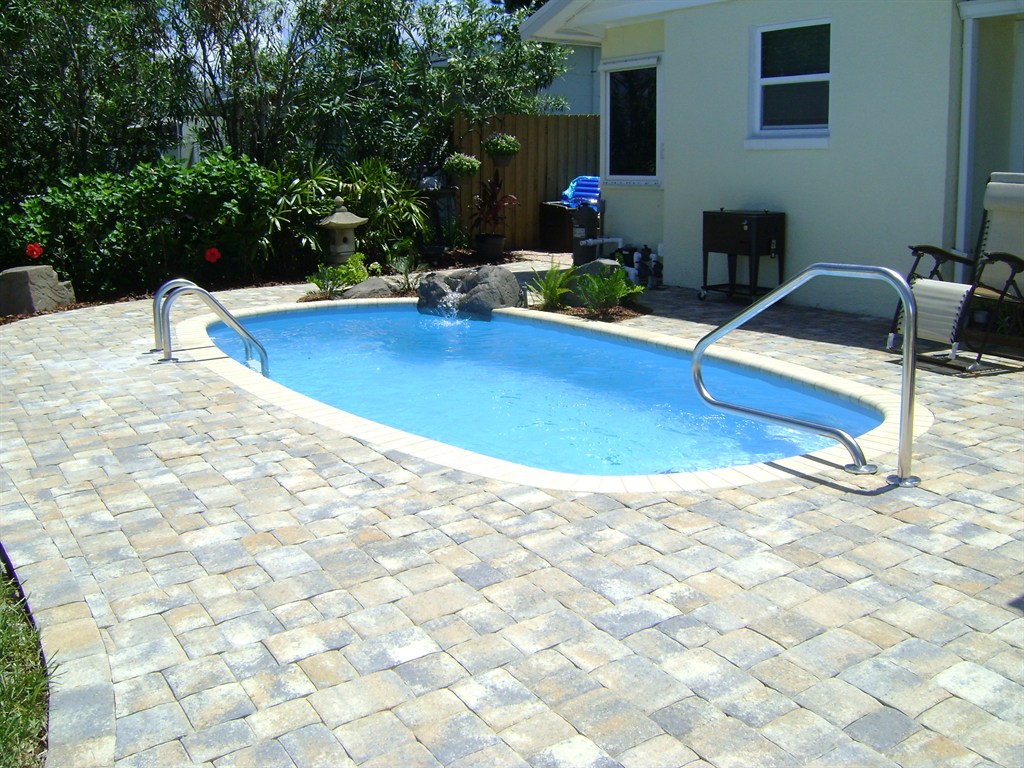 Crystal Bay 10 x 20'