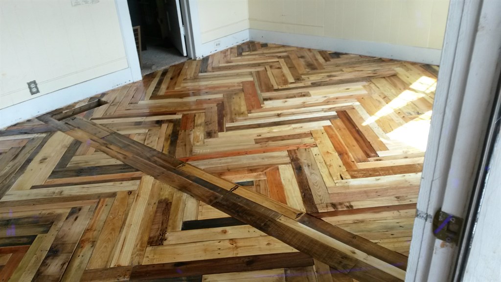 Pallet flooring