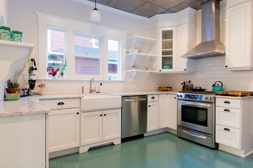 Sink and Range Wall