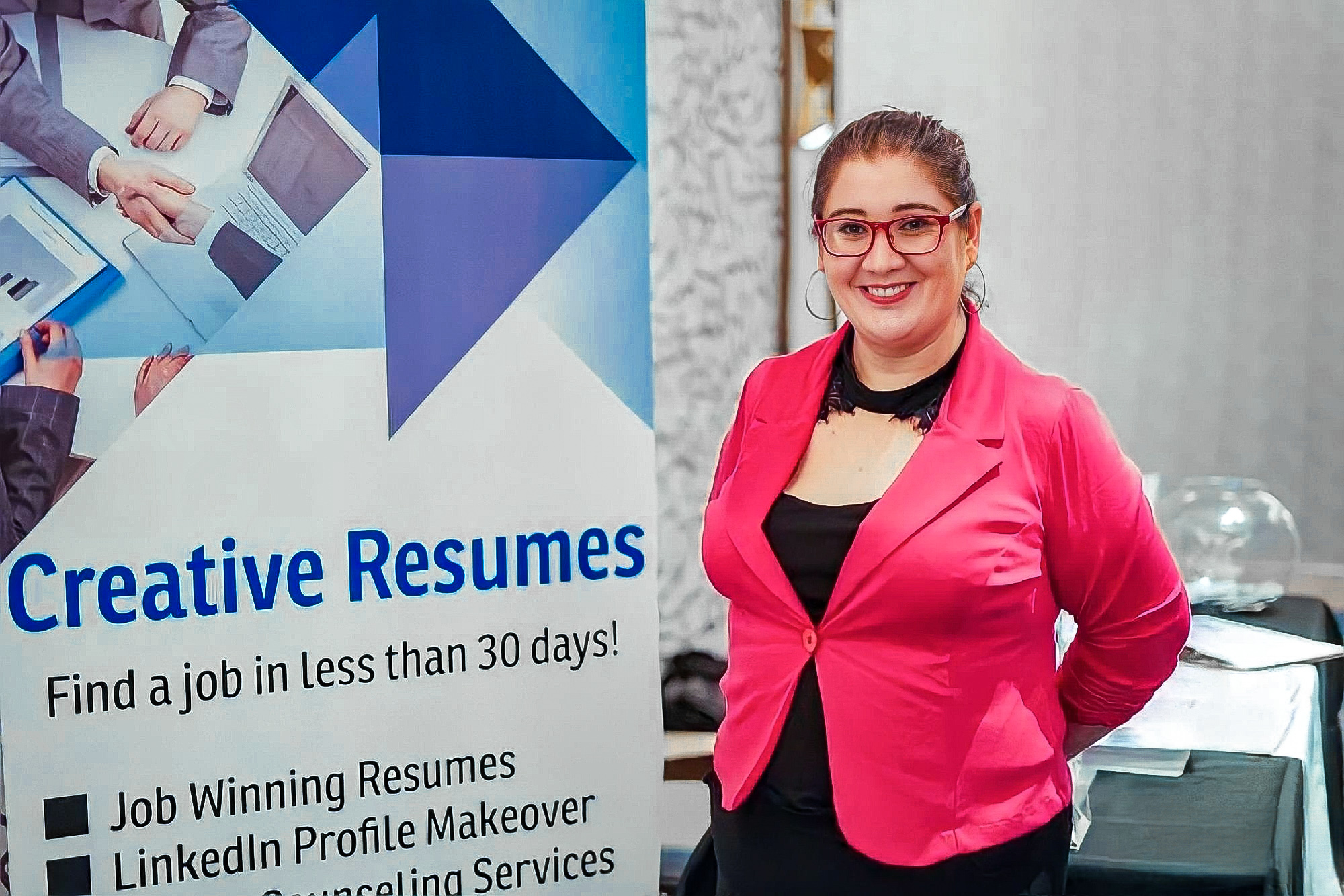 Creative Resumes logo