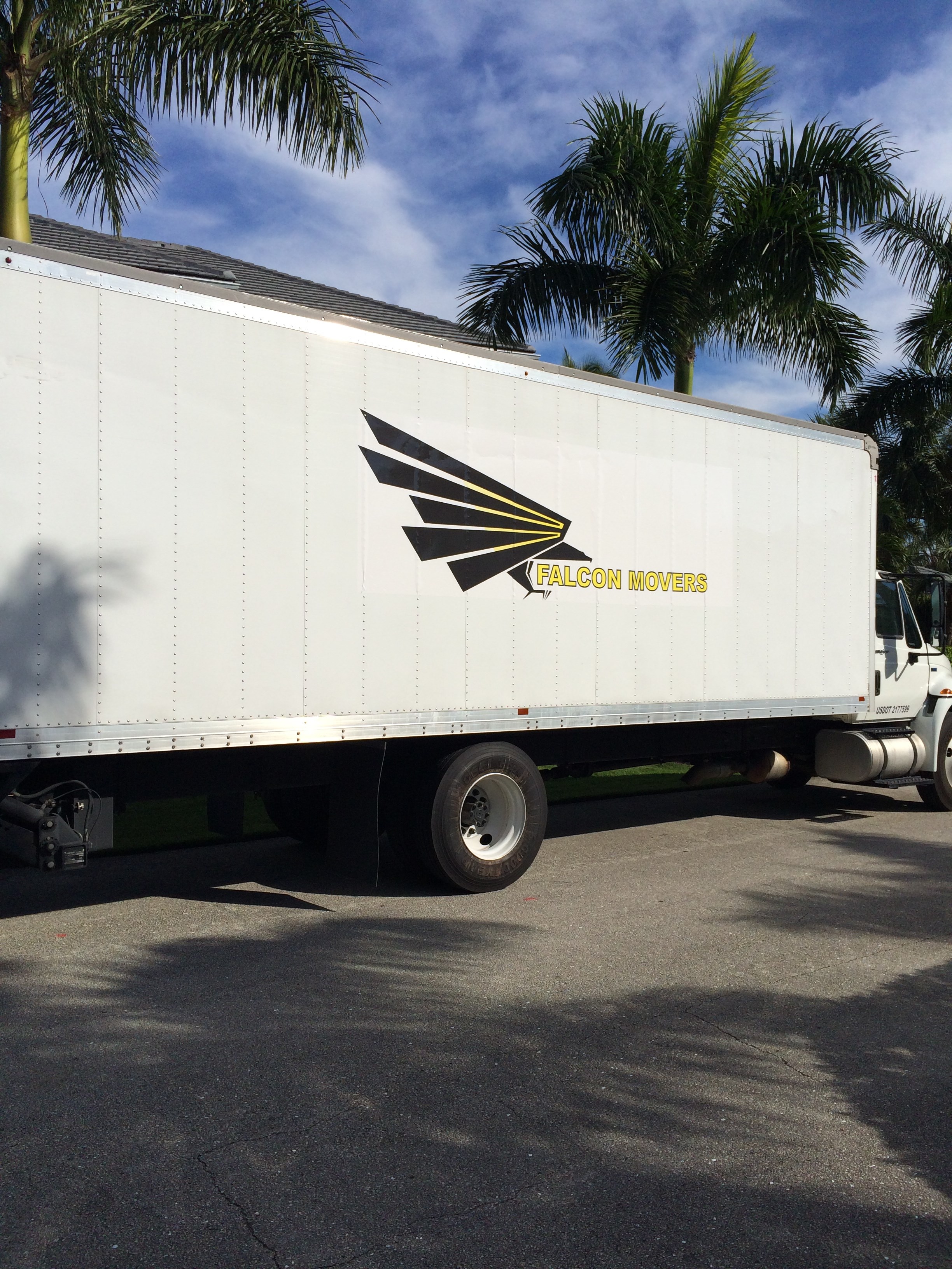 Falcon Apartment Movers of Boca Raton logo