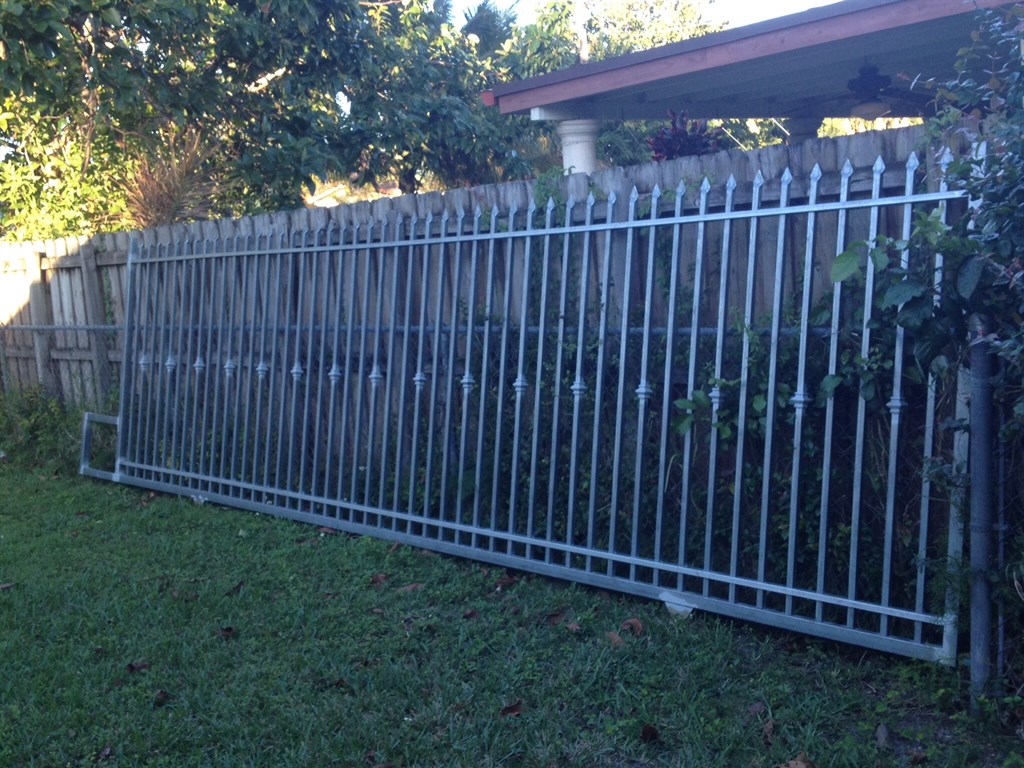 20 Foot Roll Gate