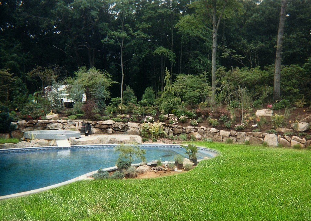 Poolscape and Landscaping