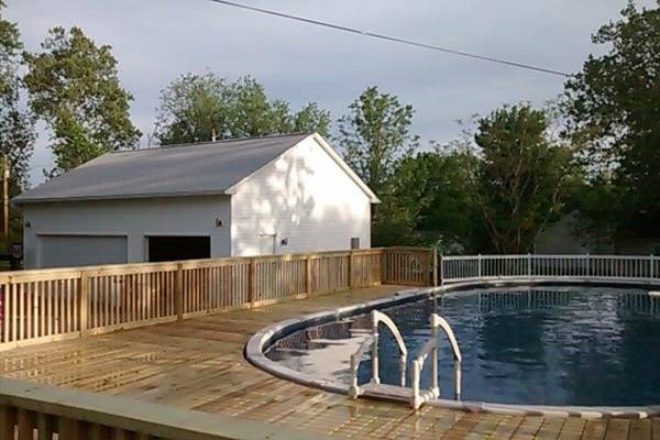 Free standing deck