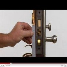 Royal Locksmith Store logo