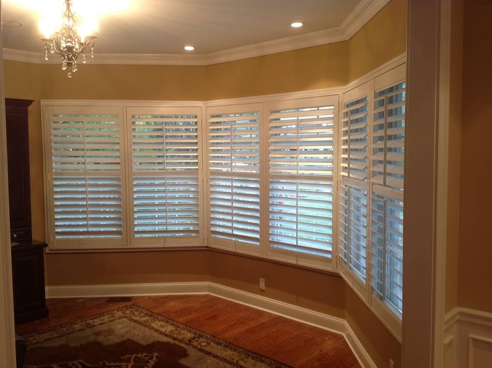 Hunter Douglas Newstyle® Hybrid Shutters