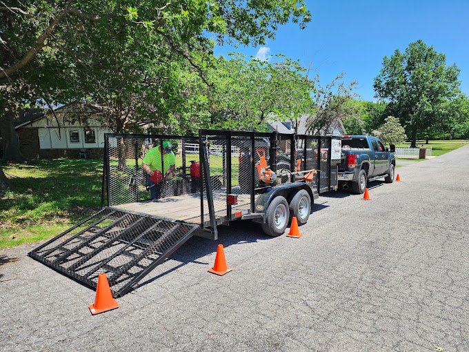 Bulldog Lawncare logo