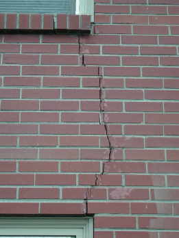 Cracked Brick Wallas