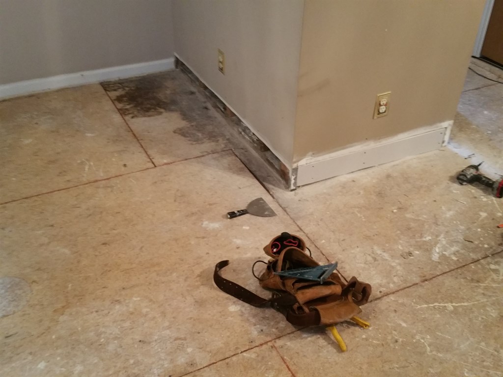 Laminate flooring installation 1