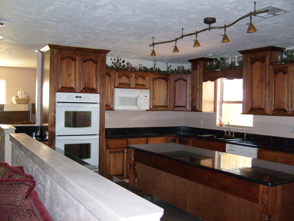 Maple Kitchen Cabinets