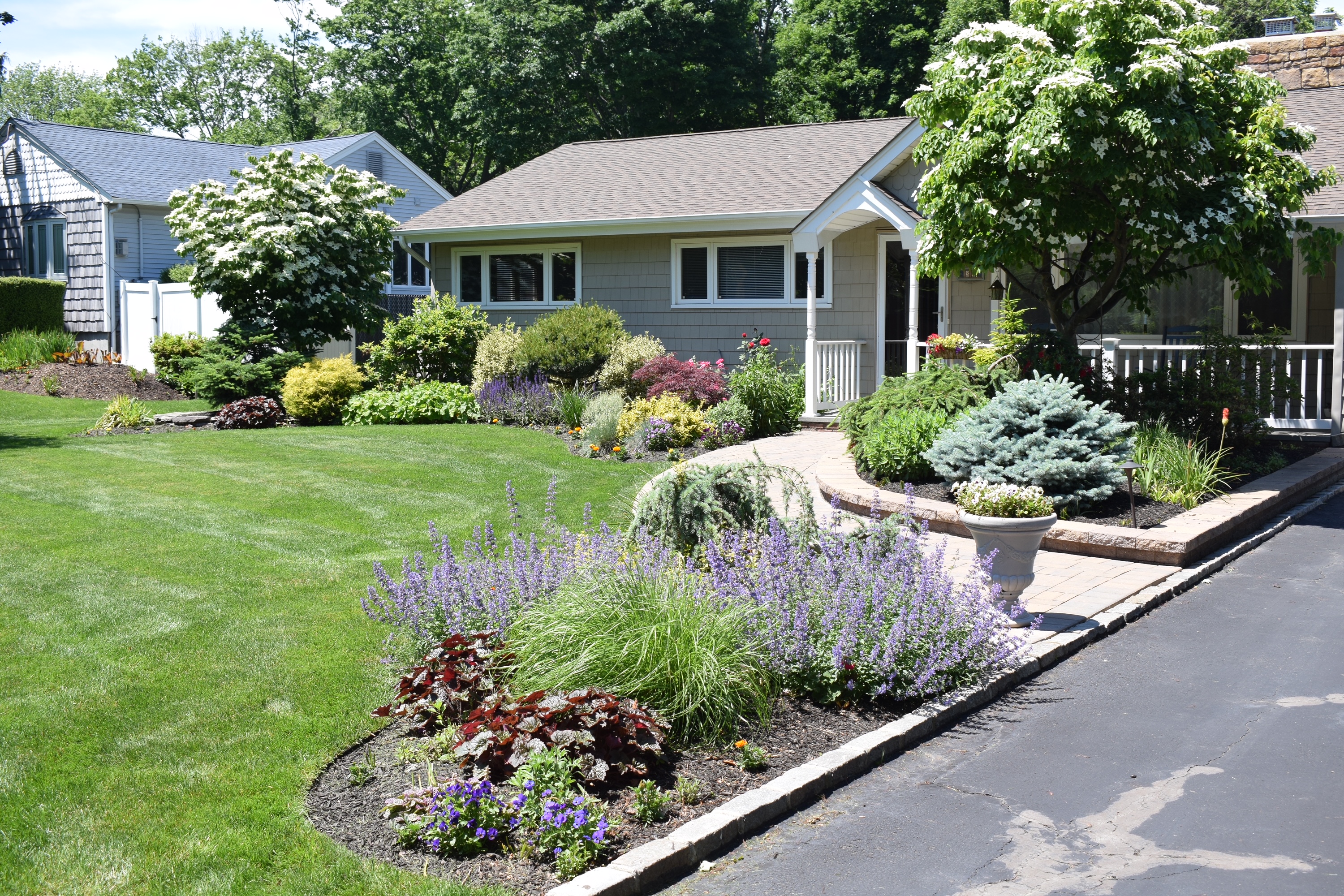 LANDSCAPES BY LEE ITZLER logo