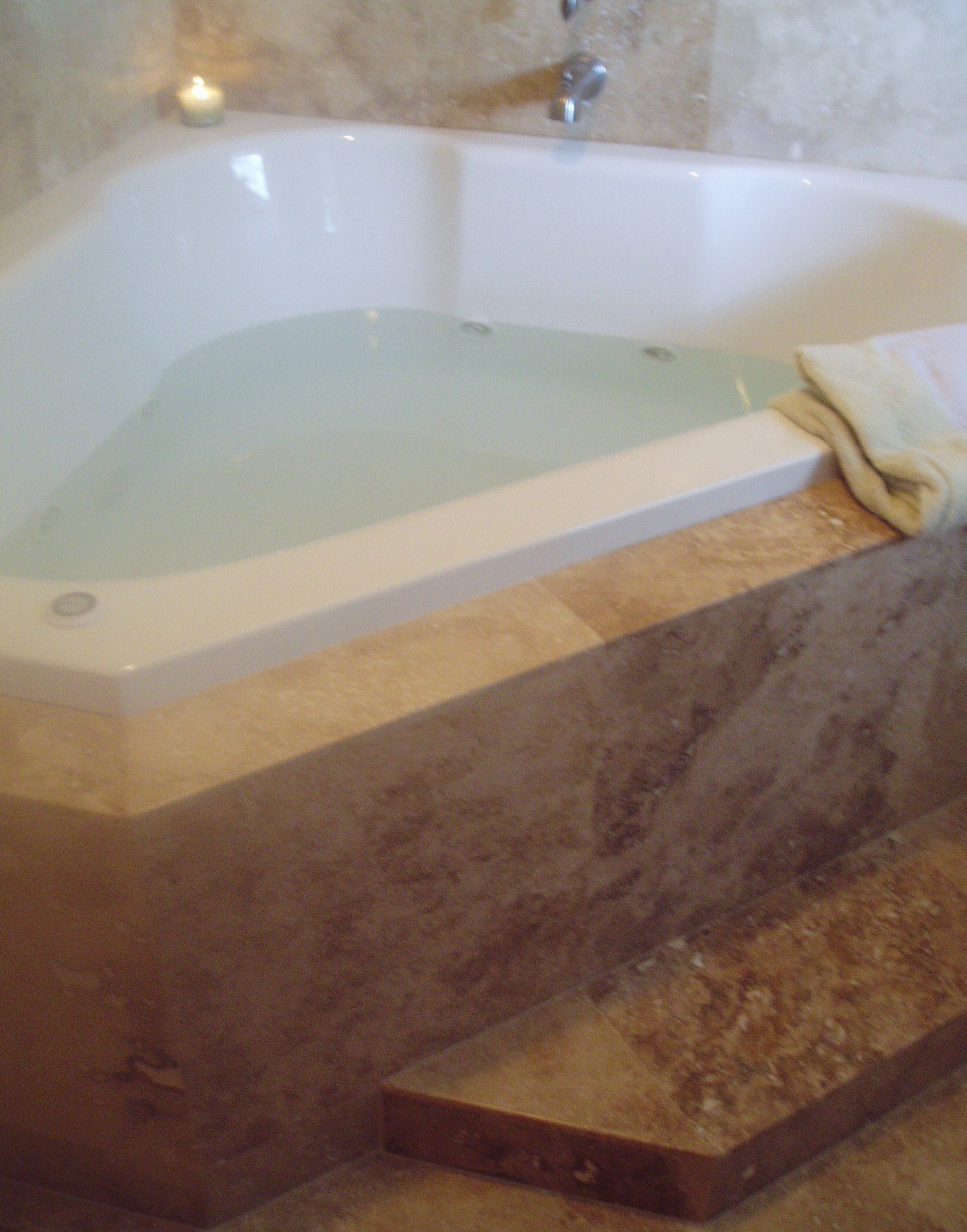 Meador's Top Notch Tile, LLC logo