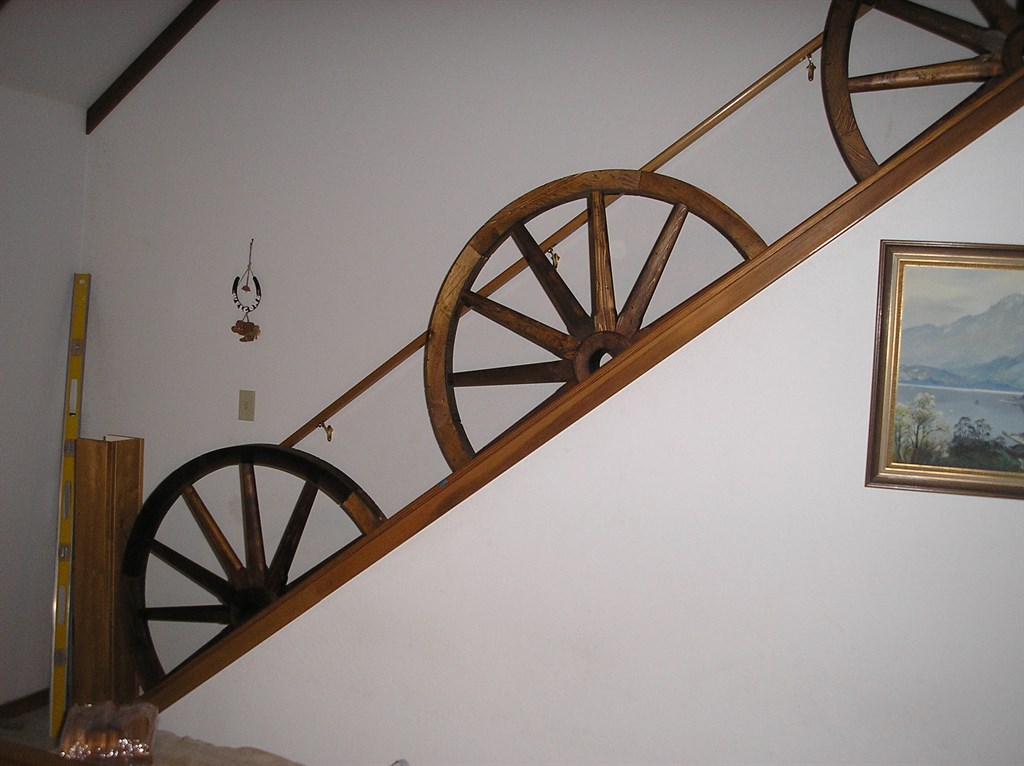 Wagon Wheel Handrail