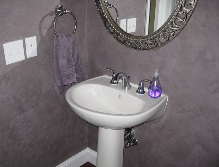 Venetian plastered powder room