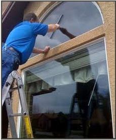Logo for SHOWCASE WINDOW CLEANING