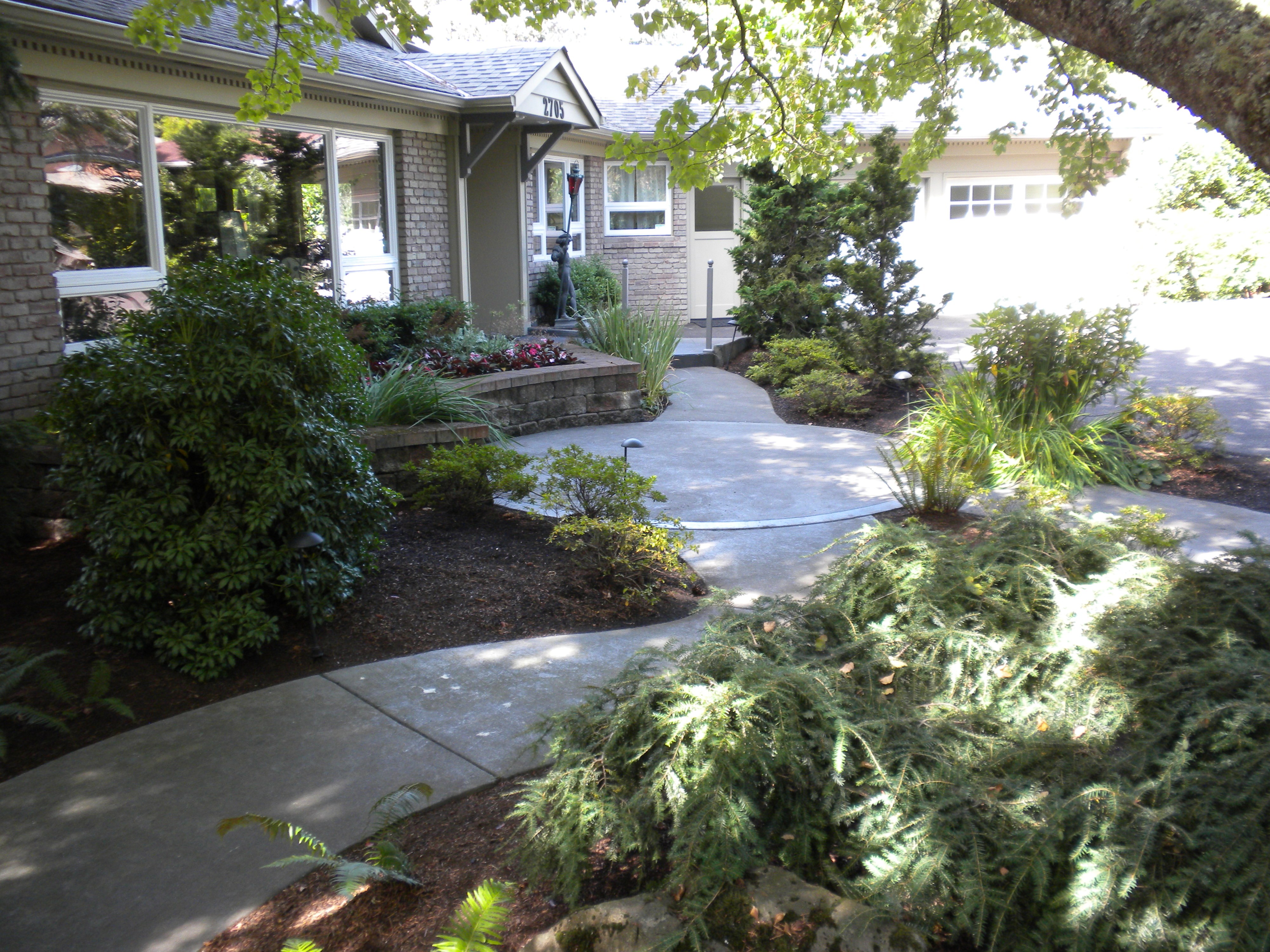 Tyler West Landscape Maintanance logo