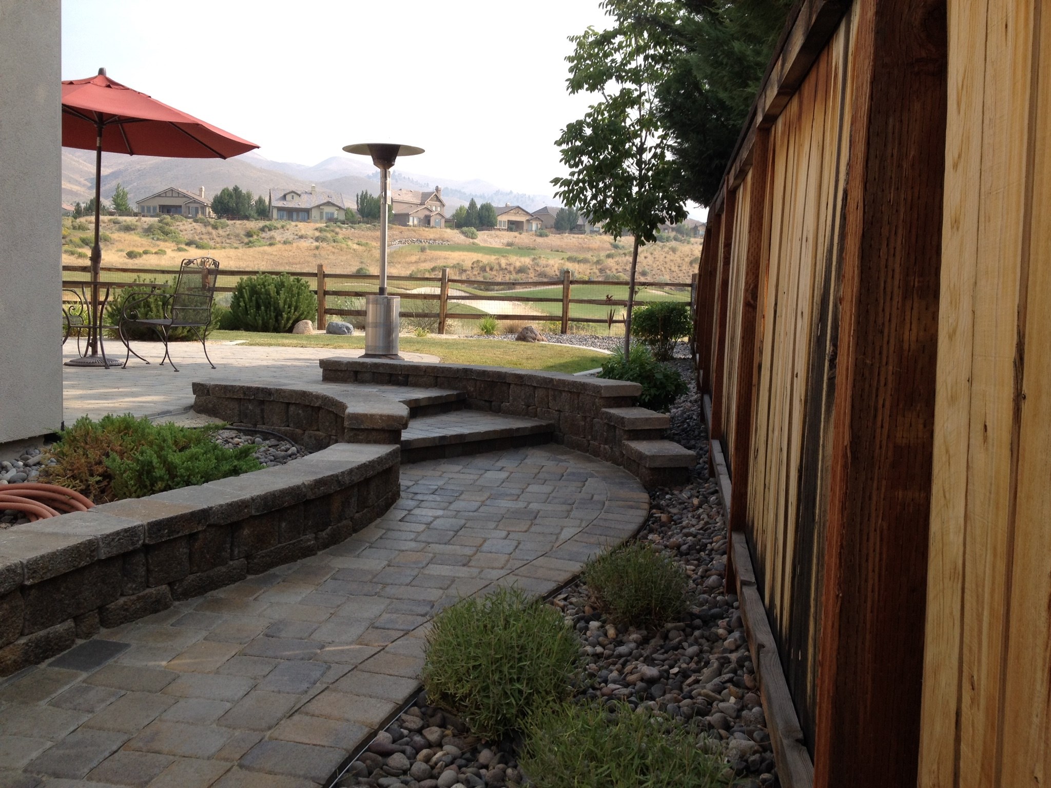 Renohardscapes logo