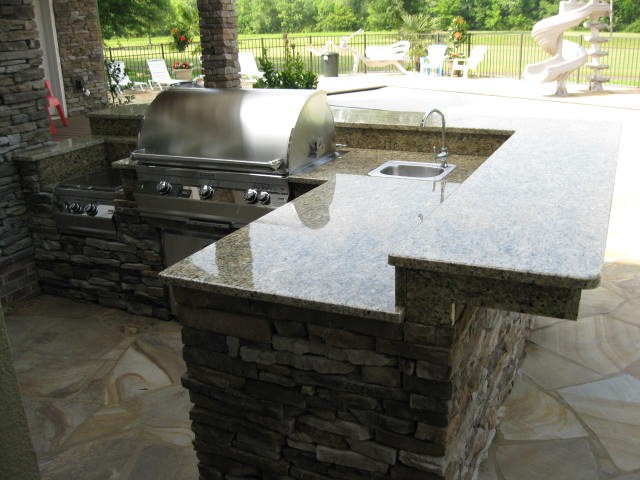 Outdoor Kitchen
