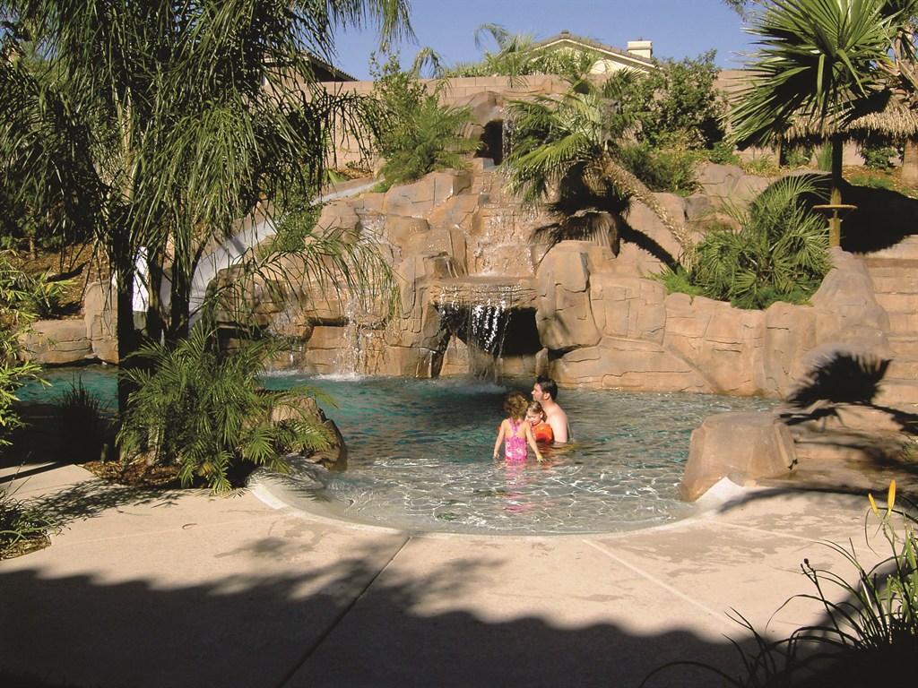 Custom Swimming Pool