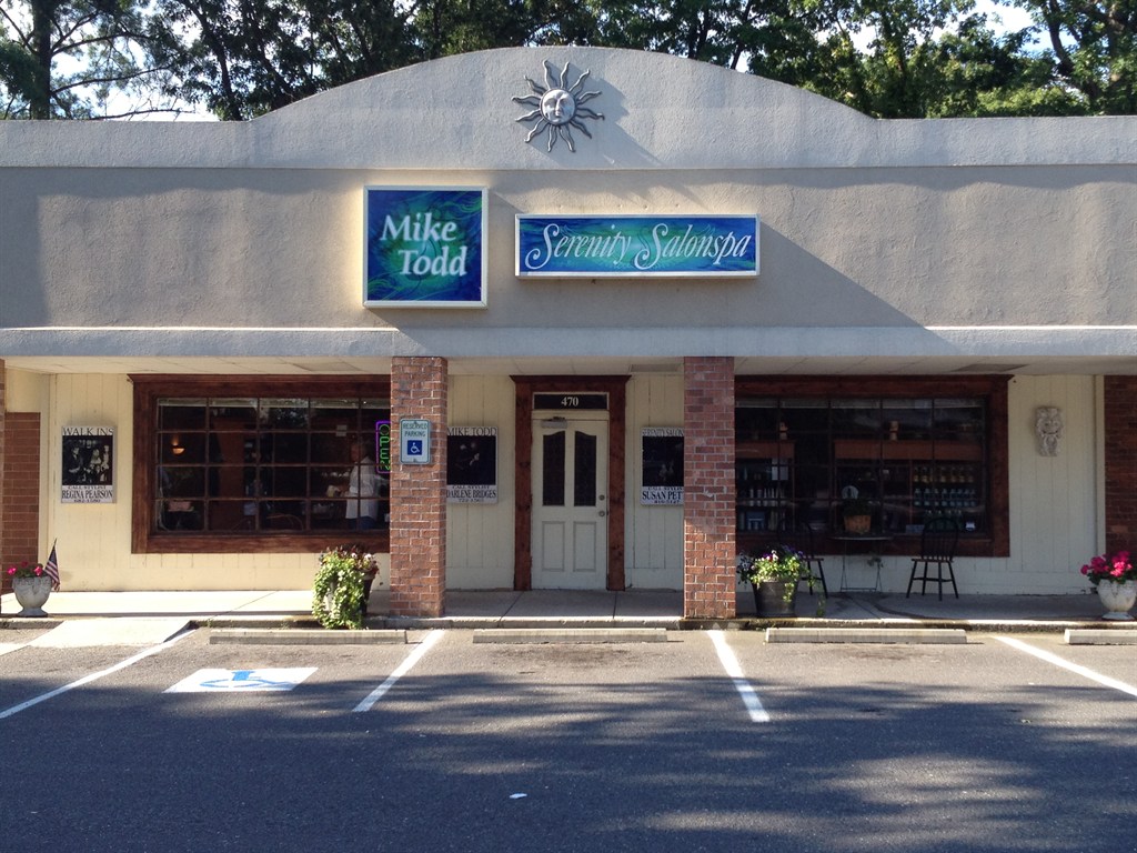 Salon Front