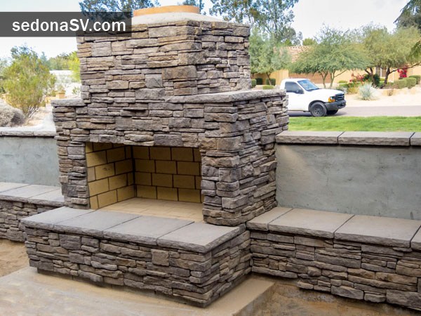 Outdoor fireplace
