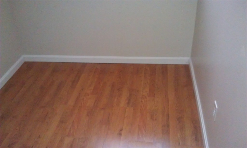 Floating wood floor
